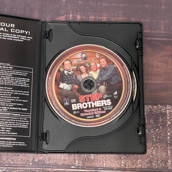 “Step Brothers” 2 disc unrated widescreen - Picture 2 of 4